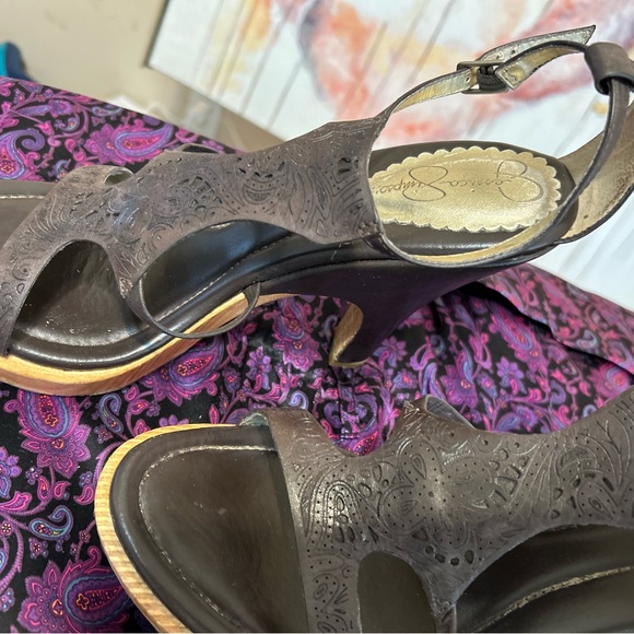 Brown leather western-inspired wedge sandals - Picture 2 of 6